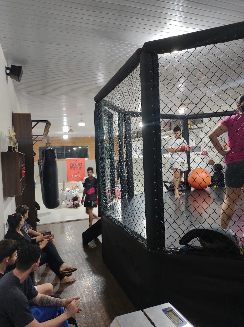 Escola De Lutas Americana — academia de Jiu-Jitsu