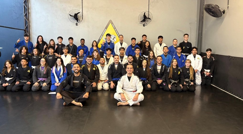 TRIÂNGULO BROTHERS — academia de Jiu-Jitsu