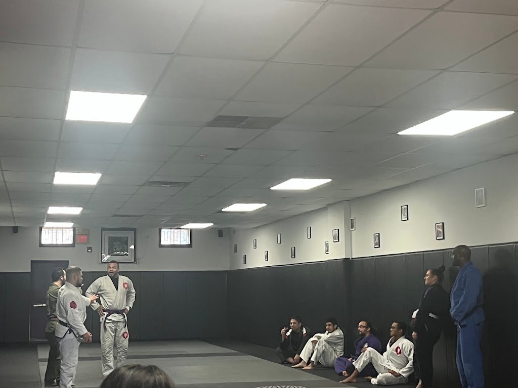 Notorious Mixed Martial Arts — academia de Jiu-Jitsu