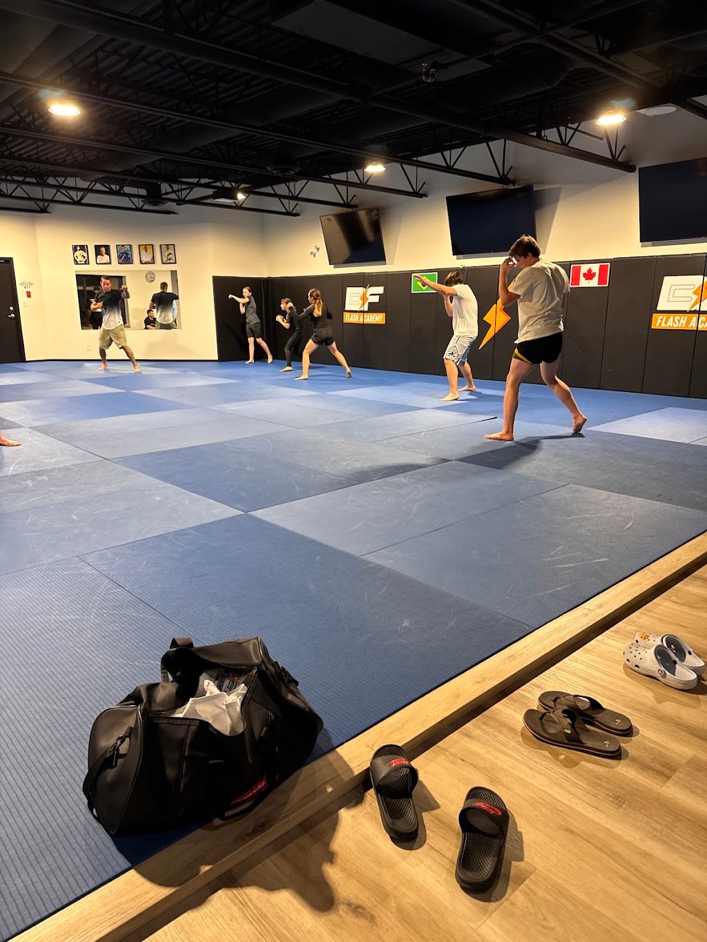 Flash Acadamy — academia de Jiu-Jitsu
