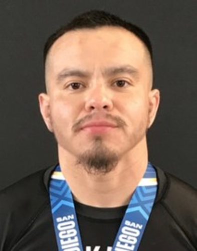Atleta Robert Huerta Black House Redondo Beach USA  