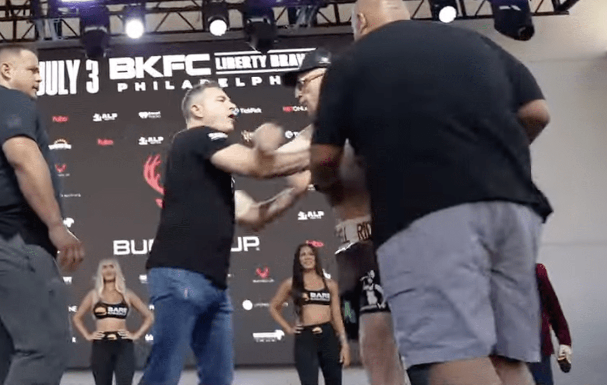 Presidente do BKFC explode com lutador após empurrão em pesagem cerimonial — Federação de Jiu-Jitsu