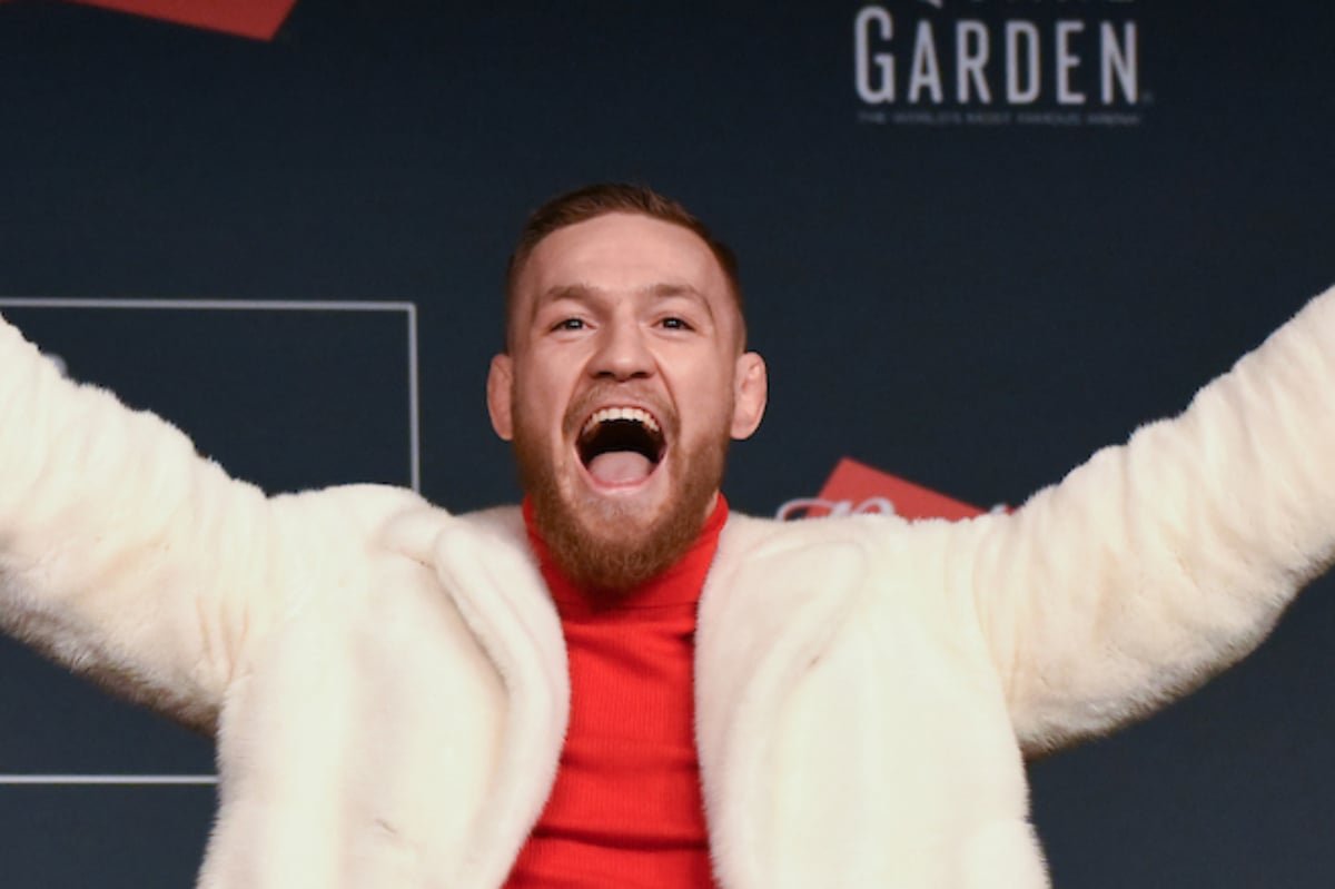 McGregor rouba a cena com cantoria e promete aposentar Holloway em coletiva do UFC 329 — Federação de Jiu-Jitsu