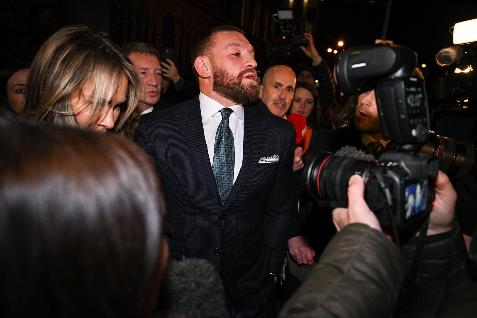 'Sou um homem inocente': Conor McGregor responde às críticas sobre seu retorno ao UFC após processo civil por agressão sexual — Federação de Jiu-Jitsu