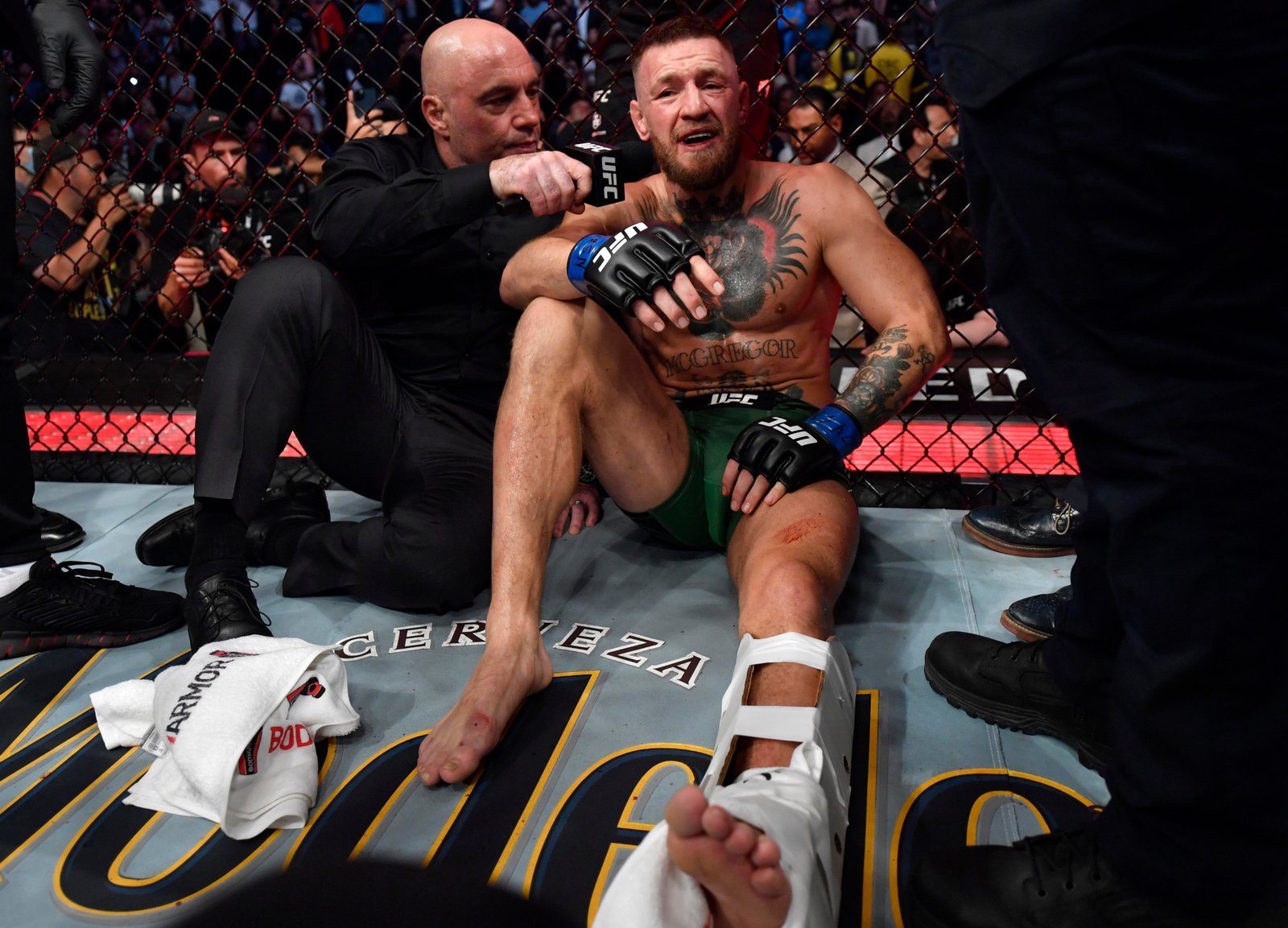 Comentaristas do UFC 329: as mesmas vozes que narraram a fratura na perna de Conor McGregor em 2021 voltam para a revanche com Max Holloway — Federação de Jiu-Jitsu