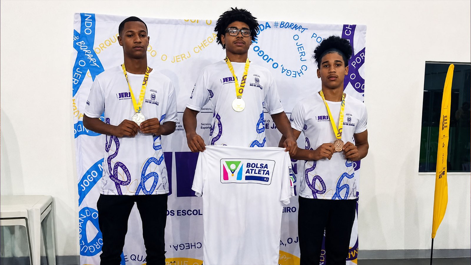 Wrestler de projeto social do Jacaré é campeão dos Jogos Escolares do Rio e avança ao nacional — Federação de Jiu-Jitsu