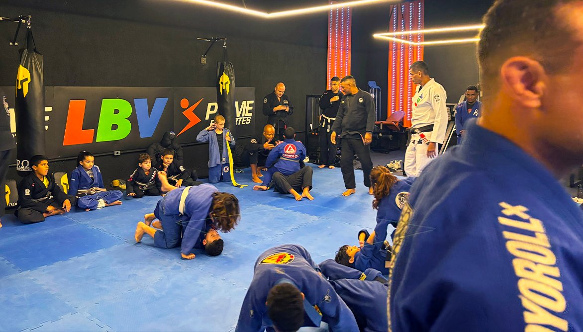 31º BPM inaugura dojô para treinamento de policiais e atendimento a jovens de projetos sociais no Rio — Federação de Jiu-Jitsu, Brazilian Jiu-Jitsu Federation