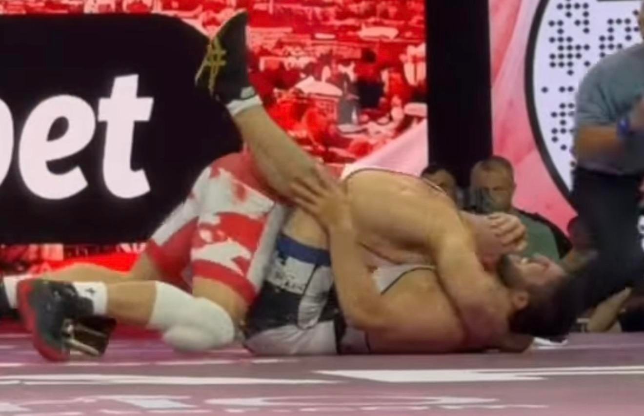 Kyle Snyder Marca Vitória por Queda sobre Abdulrashid Sadulaev em Confronto entre Campeões Olímpicos em RAF Geórgia — Federação de Jiu-Jitsu