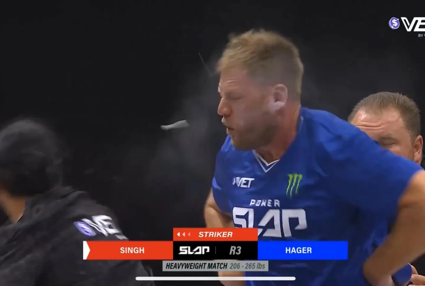 Ex-campeão da WWE que levou um Power Slap pronto para 'fazer de novo' por alguma razão — Federação de Jiu-Jitsu