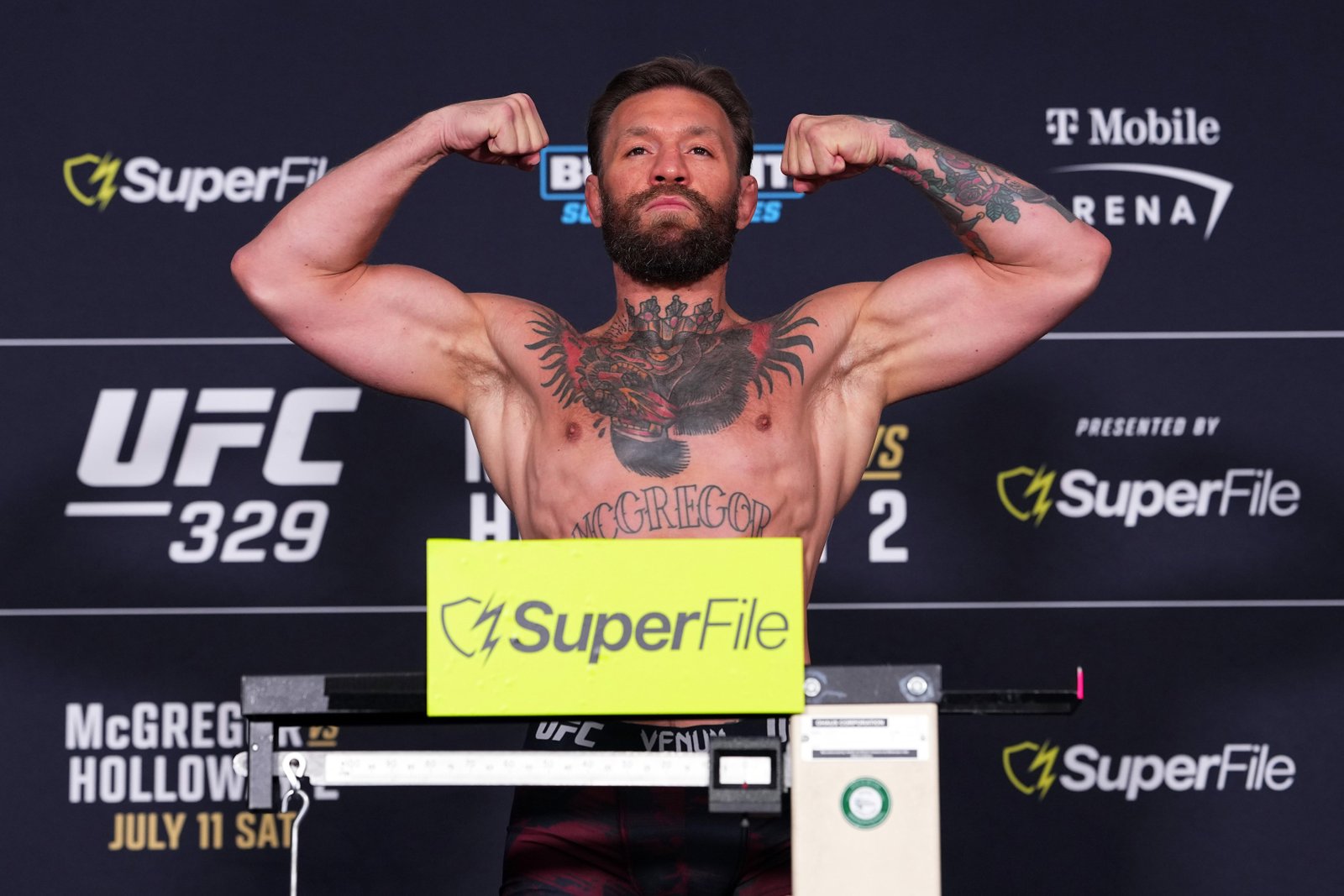 Fotos de antes e depois de Conor McGregor: Aqui está como sua ausência de cinco anos se parecia no weigh-in UFC 329 — Federação de Jiu-Jitsu