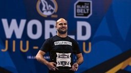 Integrante do Hall da Fama da IBJJF Bernardo Faria responde: "A chave para treinar para sempre é manter uma jornada contínua, independentemente do ritmo." — Federação de Jiu-Jitsu
