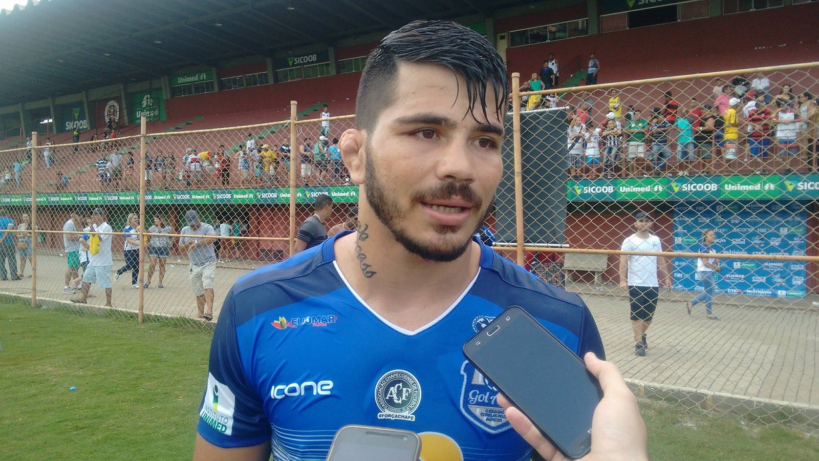 Com "golpe na bola", Erick Silva faz gol de voleio em jogo beneficente. Assista! — Federação de Jiu-Jitsu