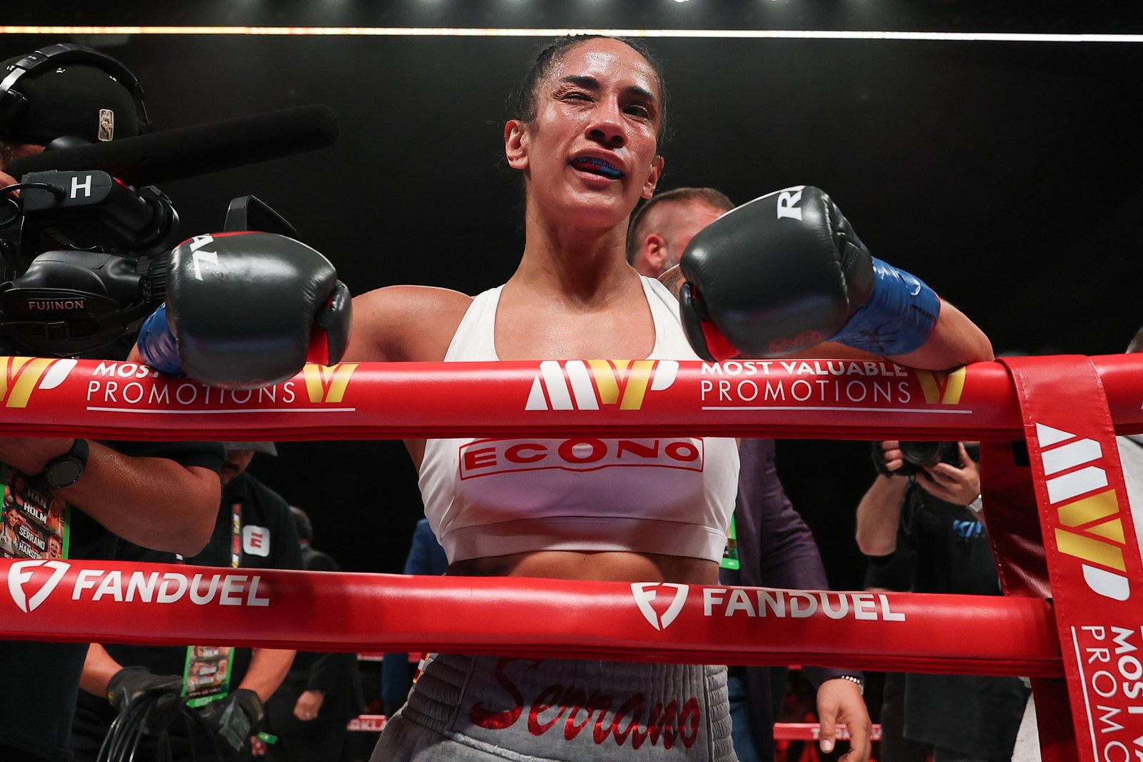 Promoções MVP de Jake Paul marcam Amanda Serrano vs. Lucrecia Manzur... no TikTok?!?!? — Federação de Jiu-Jitsu