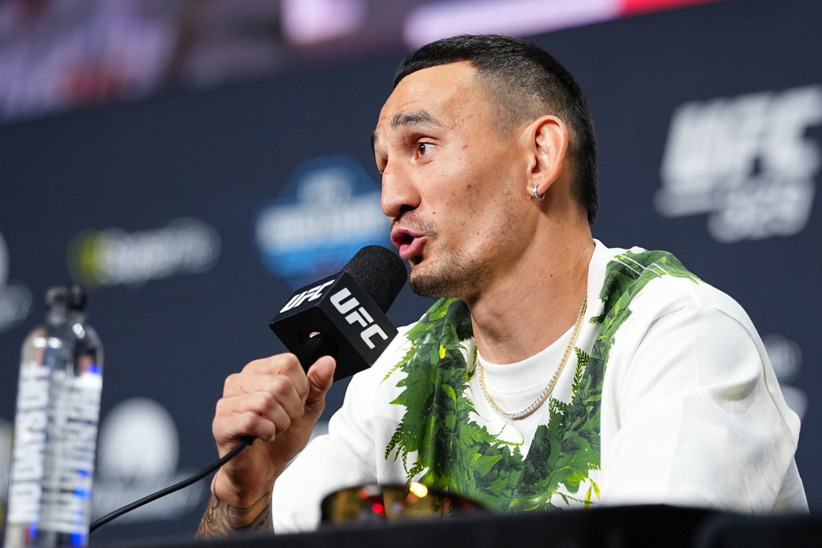 Vídeo da coletiva de imprensa pós-luta do UFC 329 — Federação de Jiu-Jitsu