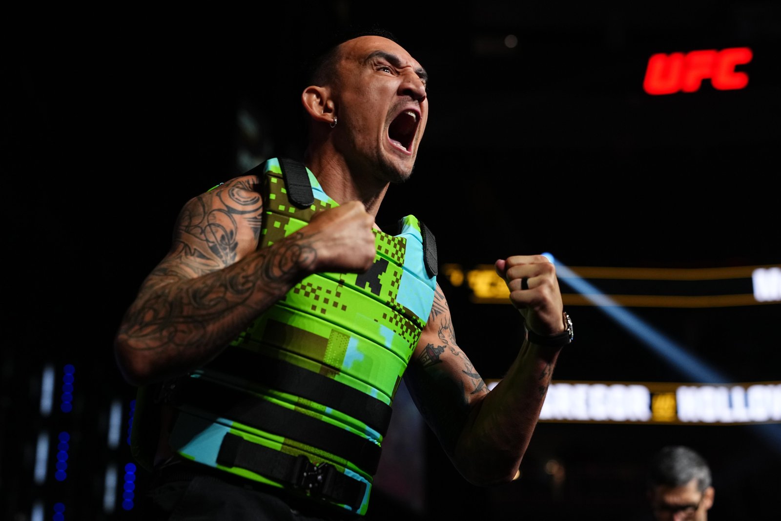 De novo?!?! Conor McGregor se machuca no primeiro chute, Max Holloway vence revanche | UFC 329 — Federação de Jiu-Jitsu