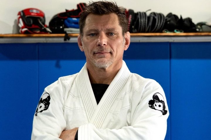 Campeão de Sambo revela que foi promovido direto da faixa branca para preta no judô — Federação de Jiu-Jitsu