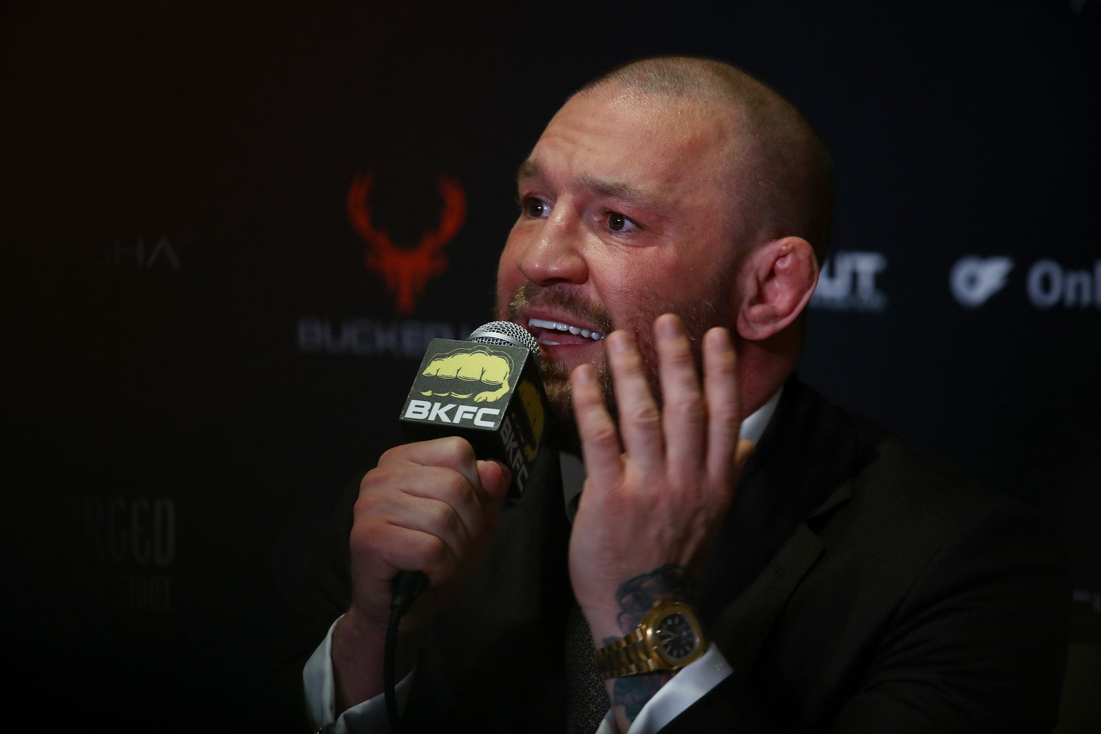 Sem pânico: Conor McGregor desembarca em Las Vegas em meio a rumores de desistência do UFC 329 — Federação de Jiu-Jitsu