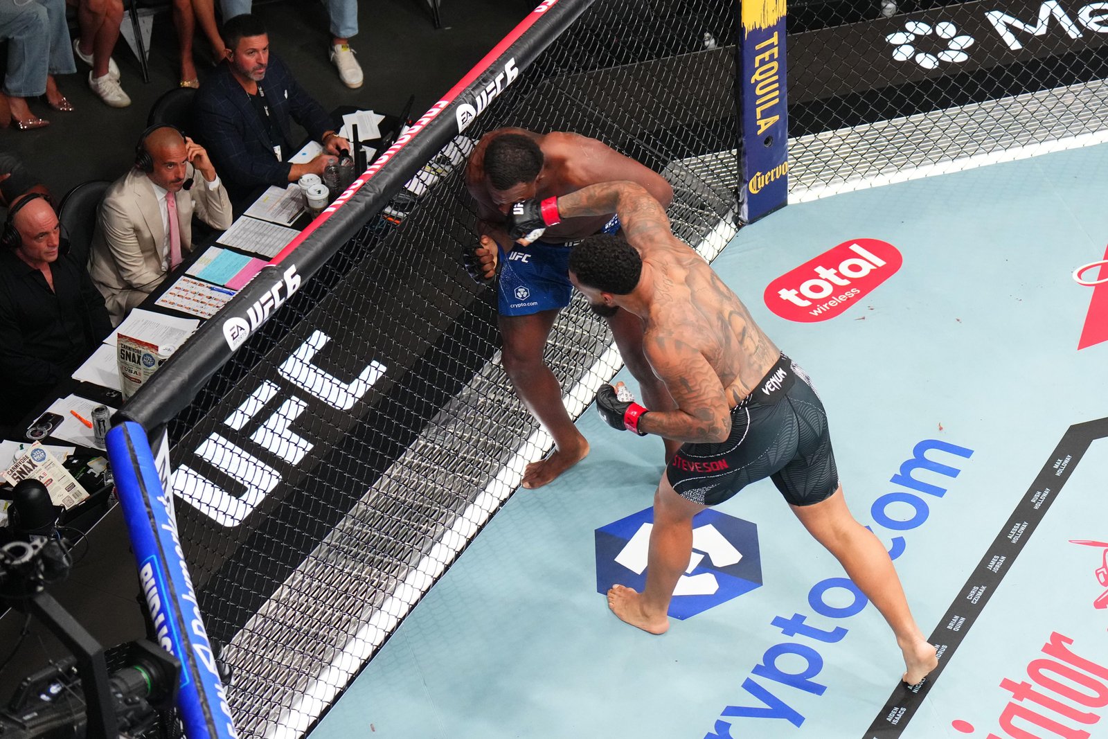 Destaques! Lutador olímpico Gable Steveson marca KO visceral sem derrubar uma única vez | UFC 329 — Federação de Jiu-Jitsu