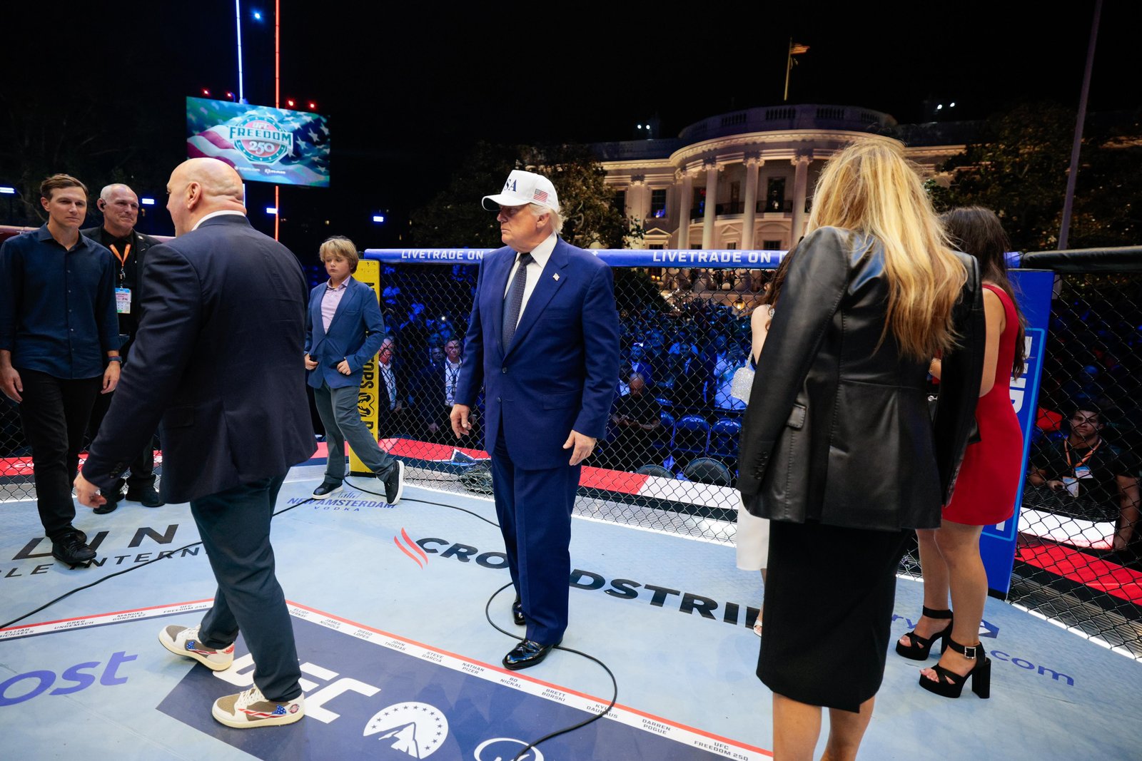 Trump reclama do tamanho da arena montada para luta do UFC na Casa Branca — Federação de Jiu-Jitsu