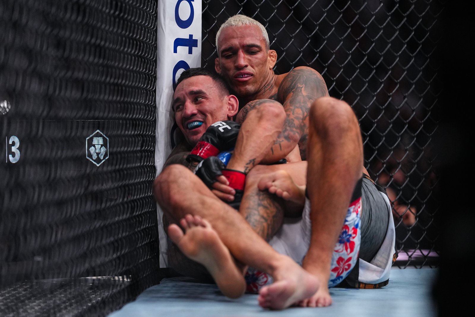 Max Holloway comenta atuação apagada contra Charles Oliveira pelo BMF: 'A culpa é minha, eu deveria tê-lo impedido' — Federação de Jiu-Jitsu