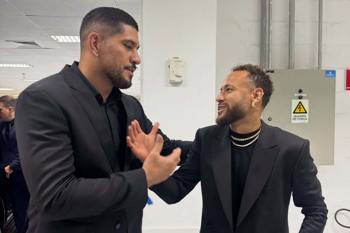 Alex Poatan marca presença no leilão de Neymar e doa experiência exclusiva — Federação de Jiu-Jitsu, Brazilian Jiu-Jitsu Federation