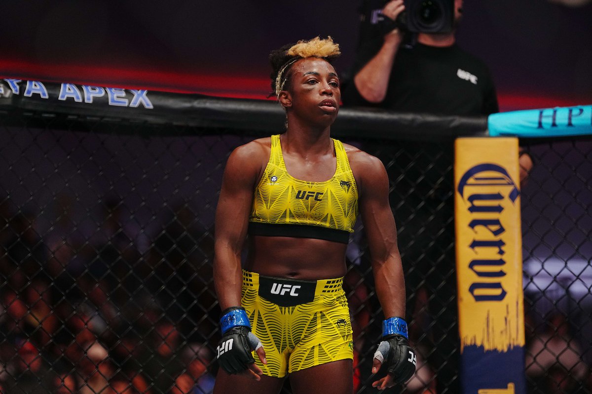 Alexia Burguesinha sobe no ranking peso-palha após vitória no UFC Vegas 120 — Federação de Jiu-Jitsu