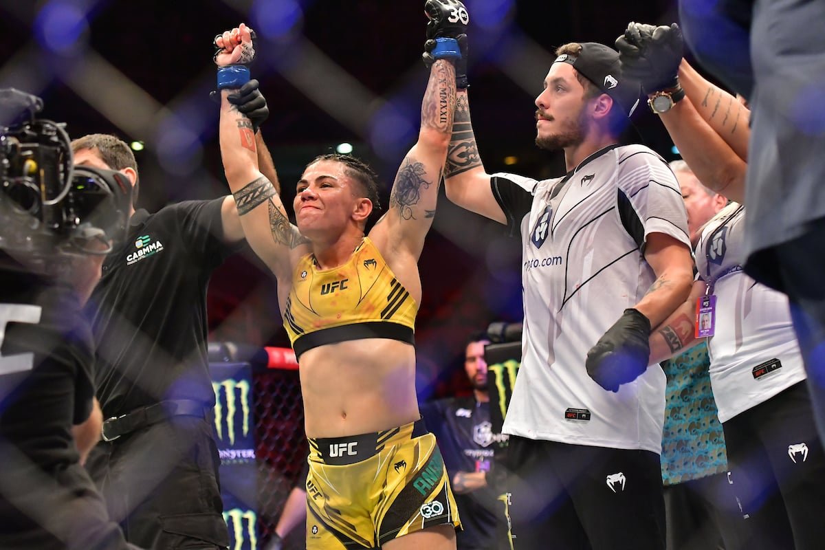 Amanda Nunes ou Bate-Estaca? Ex-campeã revela quem foi a primeira a assinar com o UFC — Federação de Jiu-Jitsu, Brazilian Jiu-Jitsu Federation