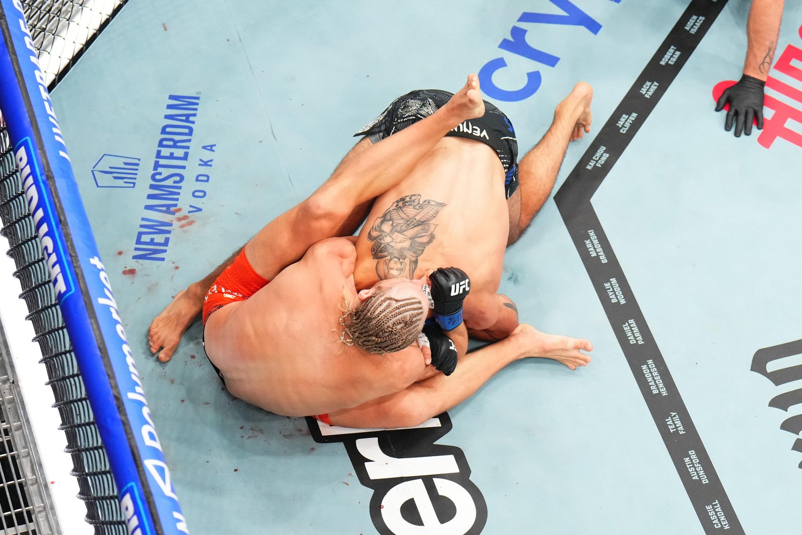 Destaques! Paddy Pimblett dorme Benoit Saint-Denis imediatamente com estrangulamento perfeito | UFC 329 — Federação de Jiu-Jitsu