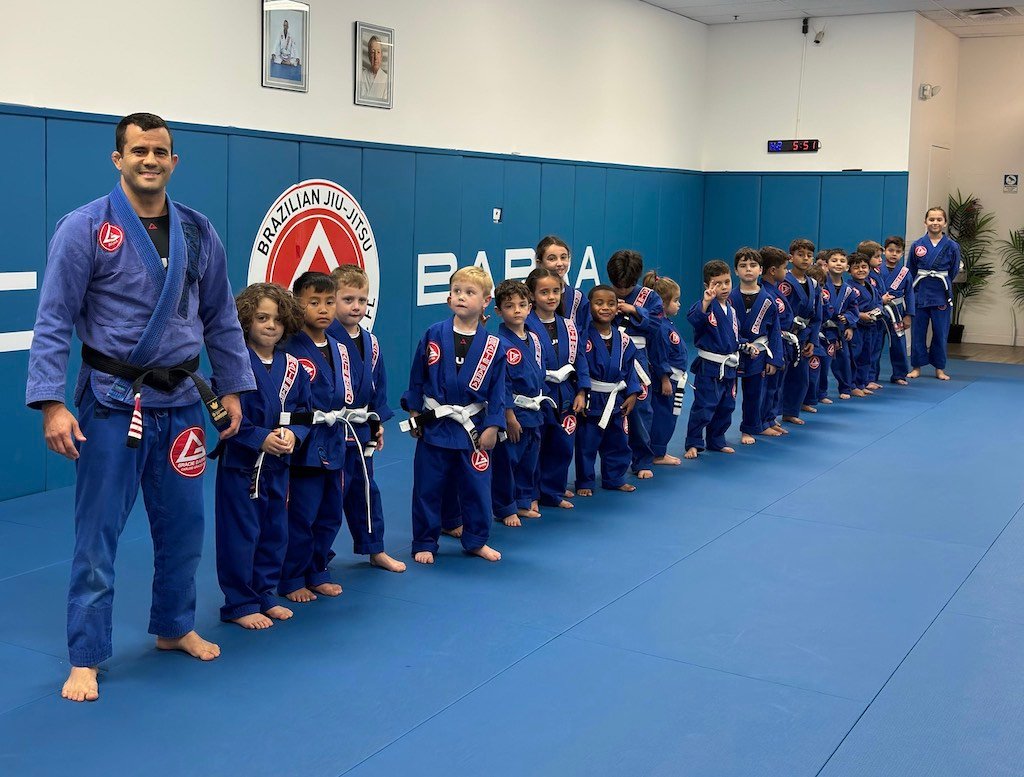 Professor Ivan Rocha fala sobre liderança, impacto comunitário e o crescimento do Jiu-Jitsu em Tampa, Flórida — Federação de Jiu-Jitsu