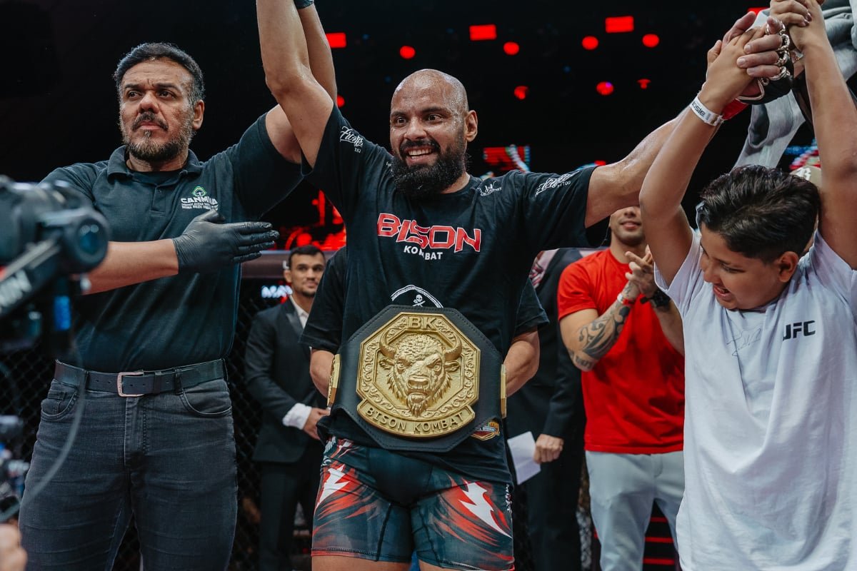 Campeão! Maycon Jonnie brilha com nocaute e conquista cinturão no Bison Kombat 10 — Federação de Jiu-Jitsu, Brazilian Jiu-Jitsu Federation
