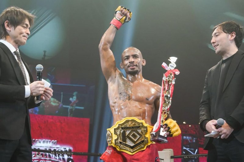 Campeão no Japão, Carlos Mota Tizil reflete sobre as vantagens e desvantagens de subir de categoria no MMA — Federação de Jiu-Jitsu, Brazilian Jiu-Jitsu Federation