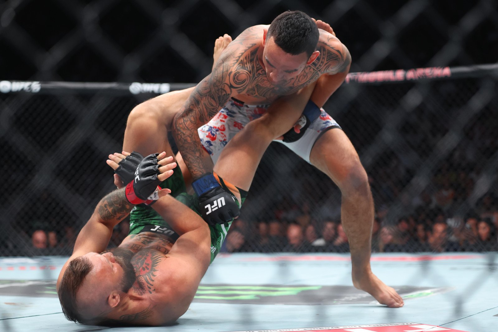 Max Holloway revela o que Conor McGregor disse a ele após estourar joelho no UFC 329 — Federação de Jiu-Jitsu