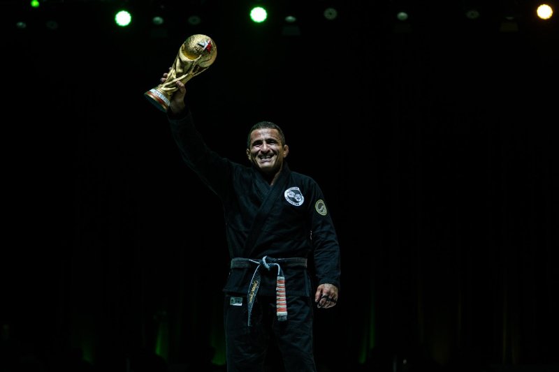 Como lição aprendida com Carlson Gracie conduziu Suyan Queiroz à vitória no BJJ Stars 19 — Federação de Jiu-Jitsu, Brazilian Jiu-Jitsu Federation