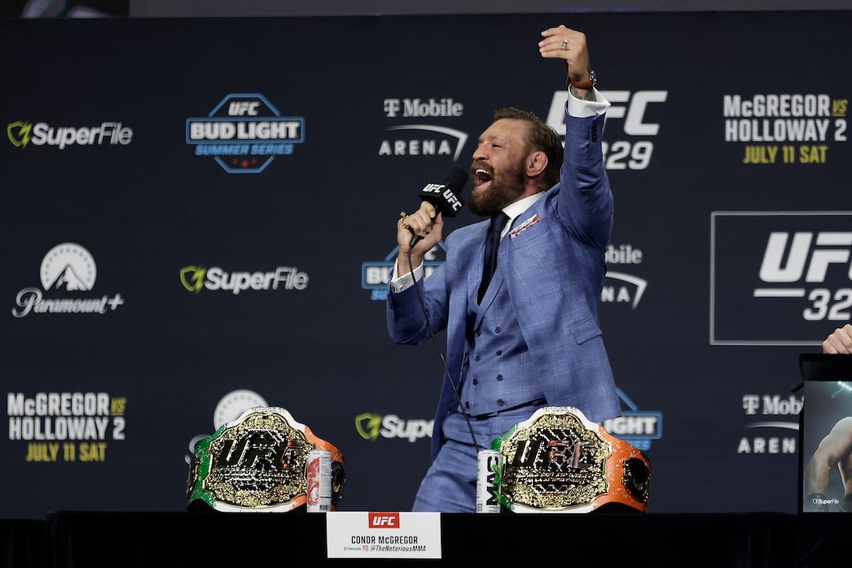 Conor McGregor celebra sucesso de cirurgia no joelho após lesão no UFC 329 — Federação de Jiu-Jitsu, Brazilian Jiu-Jitsu Federation