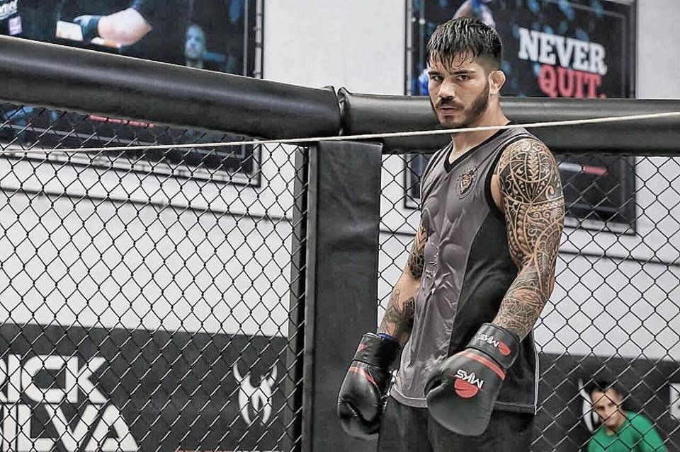 Erick Silva vibra com duelo contra o destro Lorenz Larkin: "Vai casar com o meu jogo" — Federação de Jiu-Jitsu