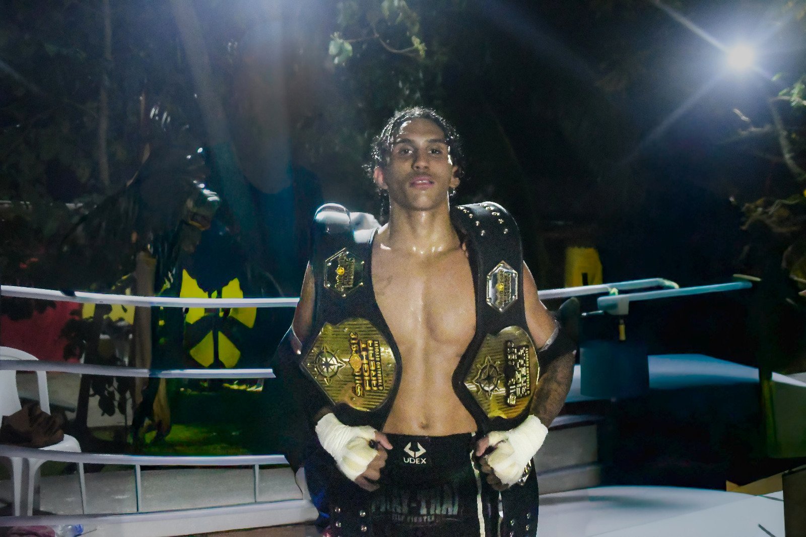 Gabriel “GB” Rodrigues mantém cinturão no Sudoeste Fight Arena 8 — Federação de Jiu-Jitsu