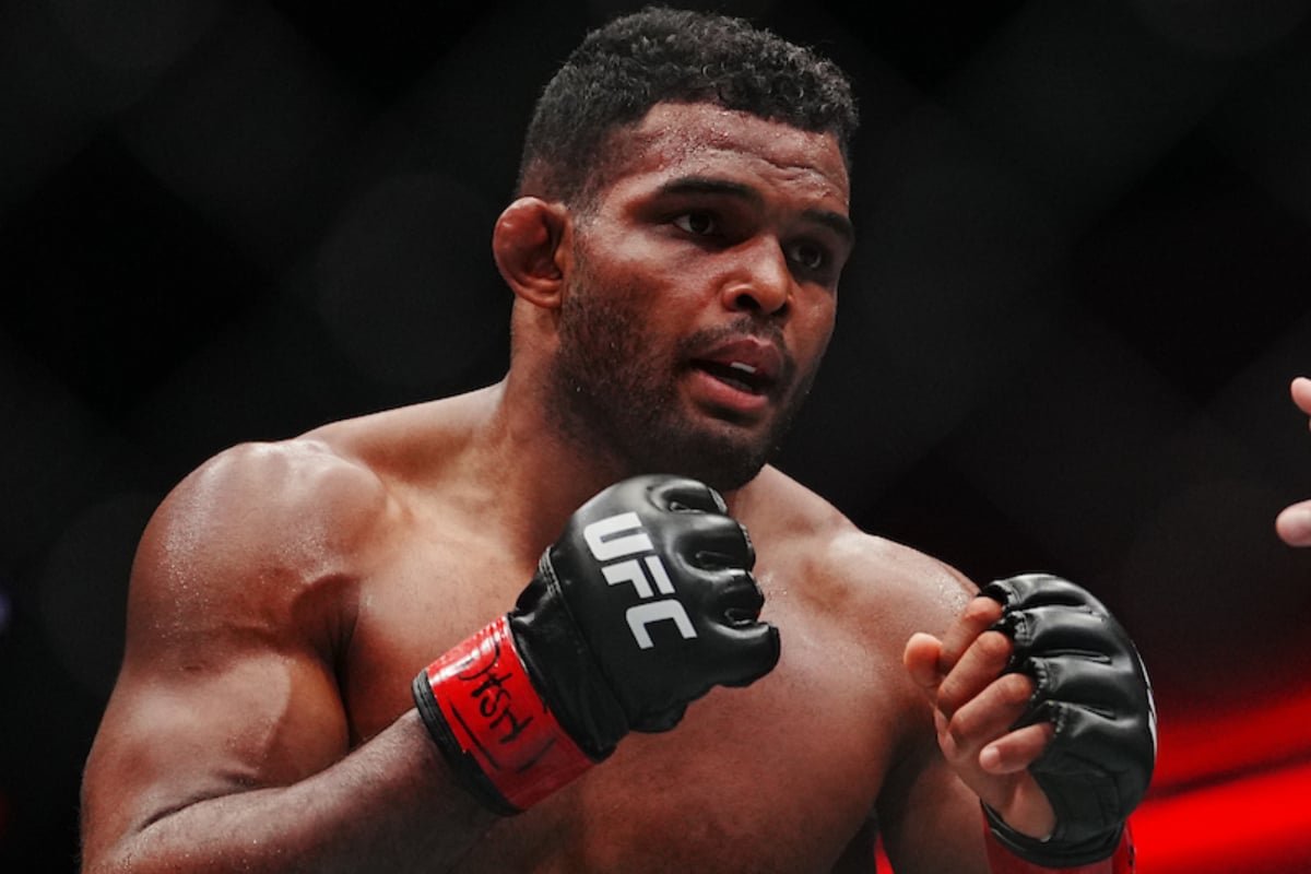 Manumito explica desafio a veterano após vitória no UFC: “Trocar porrada por três rounds” — Federação de Jiu-Jitsu